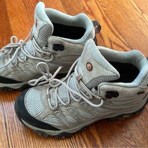 Merrell Moab 3 Size 8 Hiking boots